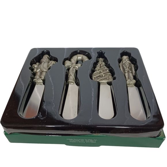 Belk Exclusive Silver Plated Set Of 4 Christmas Spreaders in Original Box - Picture 3 of 9